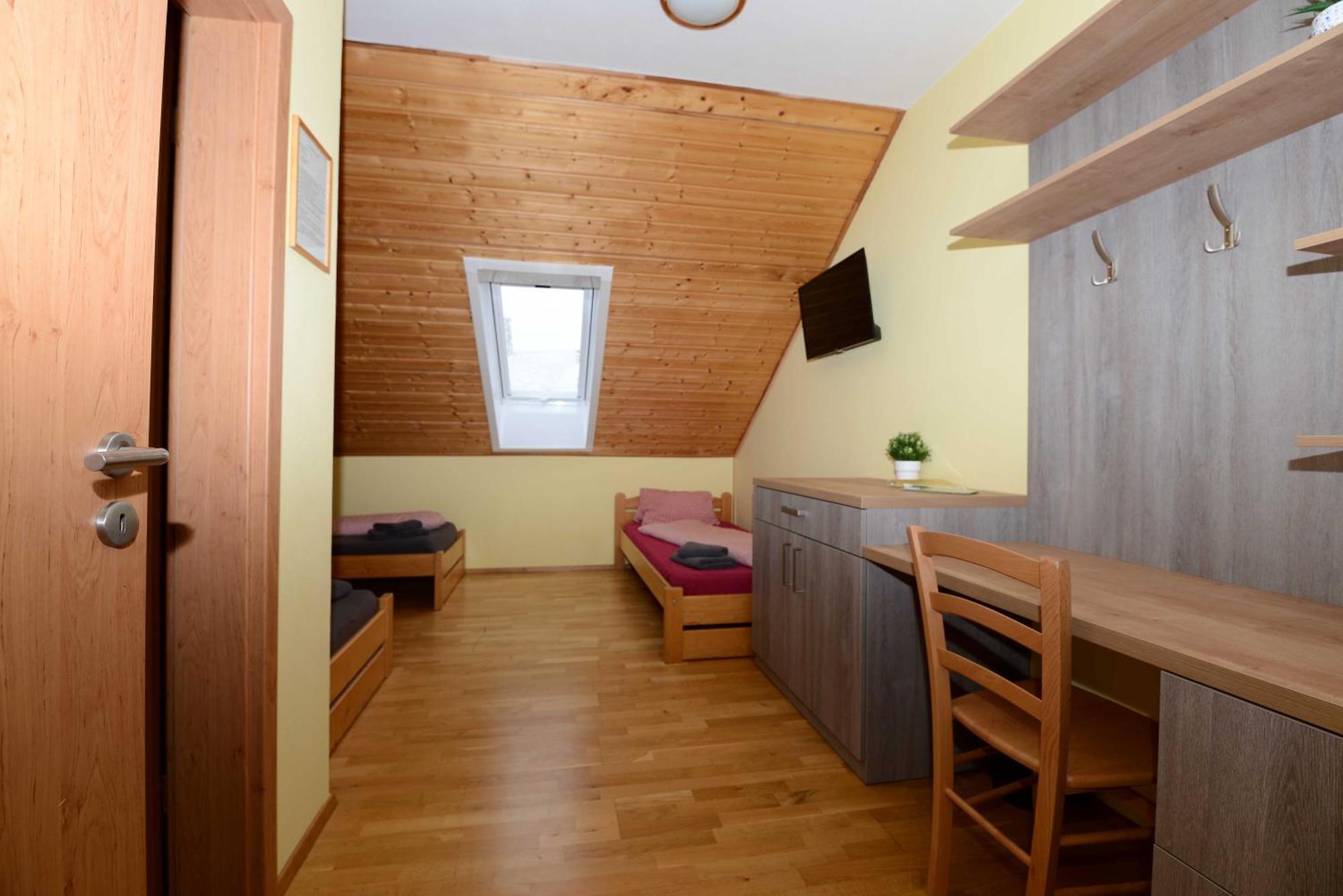 Podvesky Mlyn Hotel Tlumacov Exterior photo